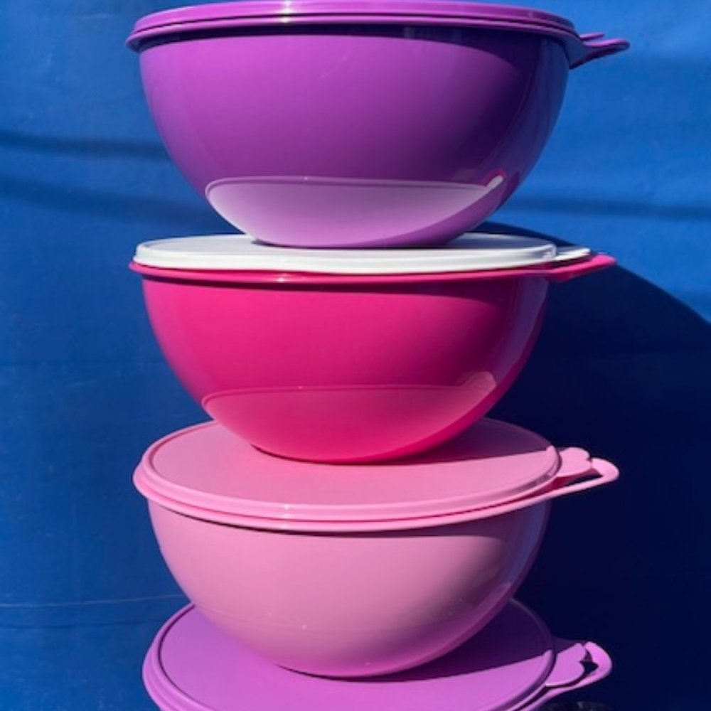 Tupperware Thatsa Mixing Bowl 32 cup Wild W/Seal Container Different Colors New